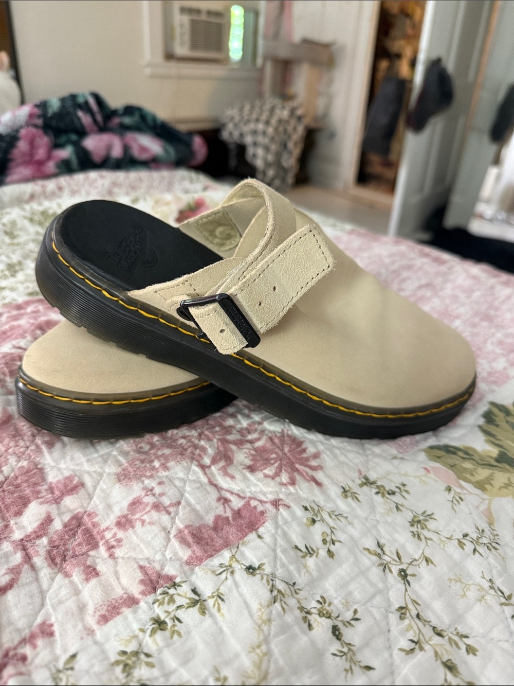 Dr marten beige clogs